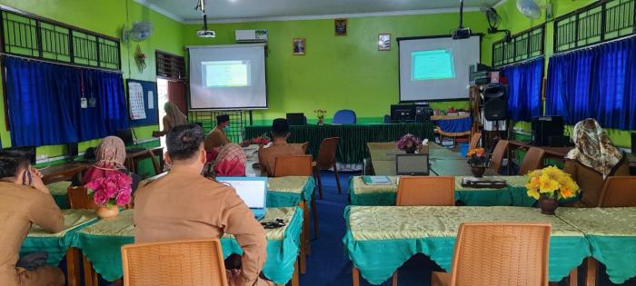 Guru Bahasa Arab Antusias Mengikuti Bimtek Implementasi Pembelajaran Berdasarkan Kurikulum (KMA 183 dan 184) dan Implementasi E-Leearning Madrasah Guru Bahasa Arab Antusias Mengikuti Bimtek Implementasi Pembelajaran Berdasarkan Kurikulum (KMA 183 dan 184) dan Implementasi E-Leearning Madrasah