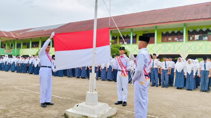 MTsN 4 Kota Jambi Gelar Upacara Sumpah Pemuda ke-97