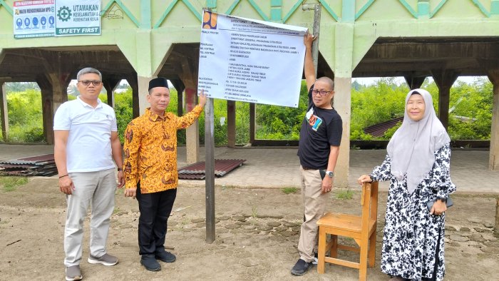 Kabid Pendidikan Kementerian Agama Provinsi Jambi Tinjau Progres Revitalisasi MTsN 4 Kota Jambi Kabid Pendidikan Kementerian Agama Provinsi Jambi Tinjau Progres Revitalisasi MTsN 4 Kota Jambi