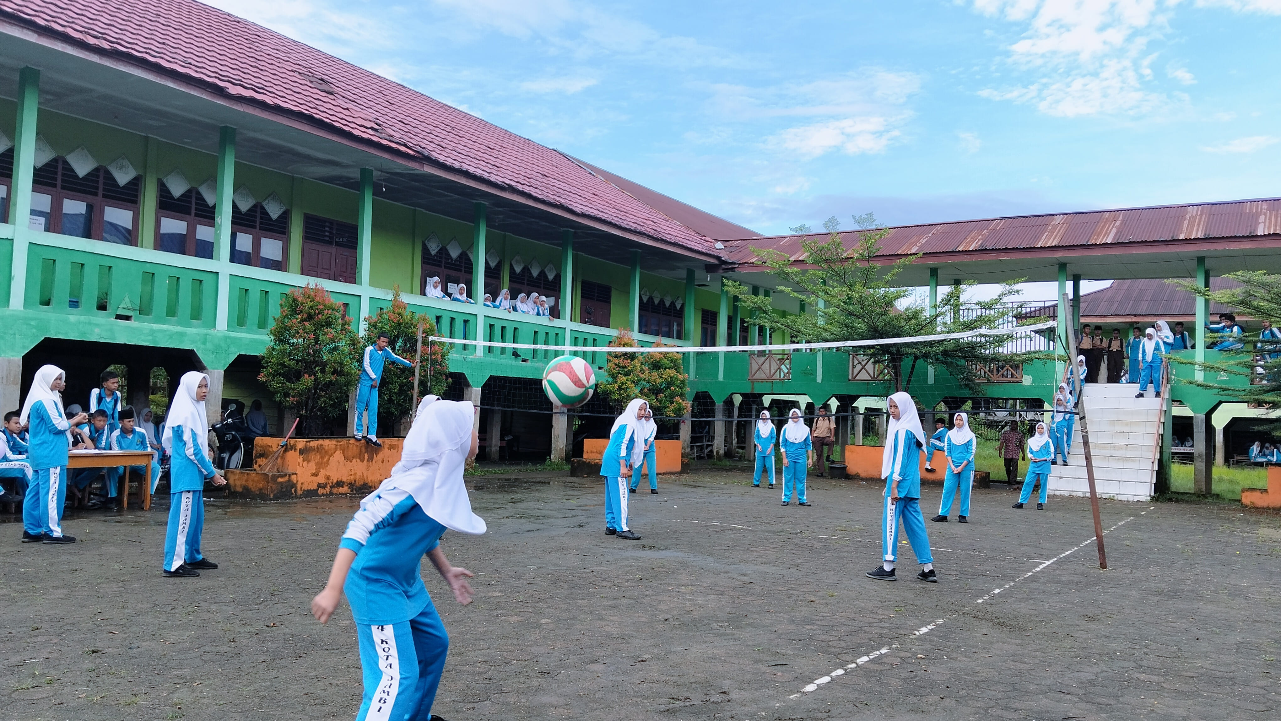 Kemeriahan Classmeeting MTsN 4 Kota Jambi 