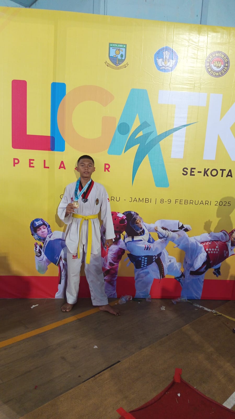 BAYU DARMAWAN BERJAYA DIKEJUARAAN TAEKWONDO PELAJAR BAYU DARMAWAN BERJAYA DIKEJUARAAN TAEKWONDO PELAJAR