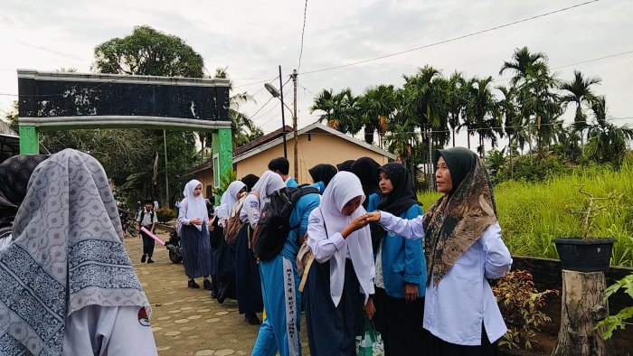 MTsN 4 Kota Jambi Gelar Program Sambut Siswa Dengan 3 S