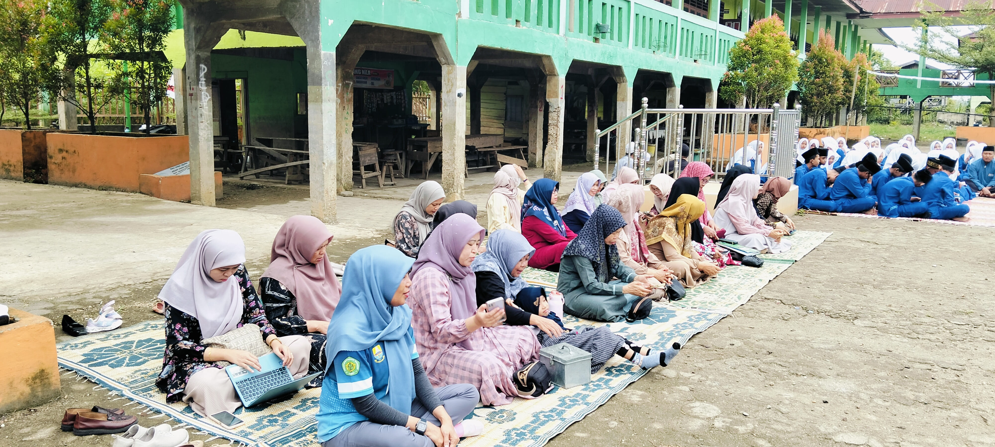 Kegiatan Jumat di MTsN 4 Kota Jambi 