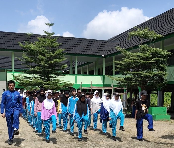 Persiapan HUT RI Ke-81 Anggota Paskib Dan Drumband Serius Jalani Latihan