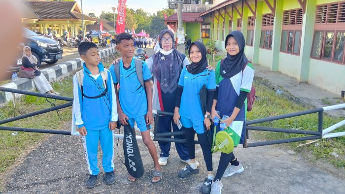 Tim Badminton MTsN 4 Jambi Lolos ke Babak Berikutnya