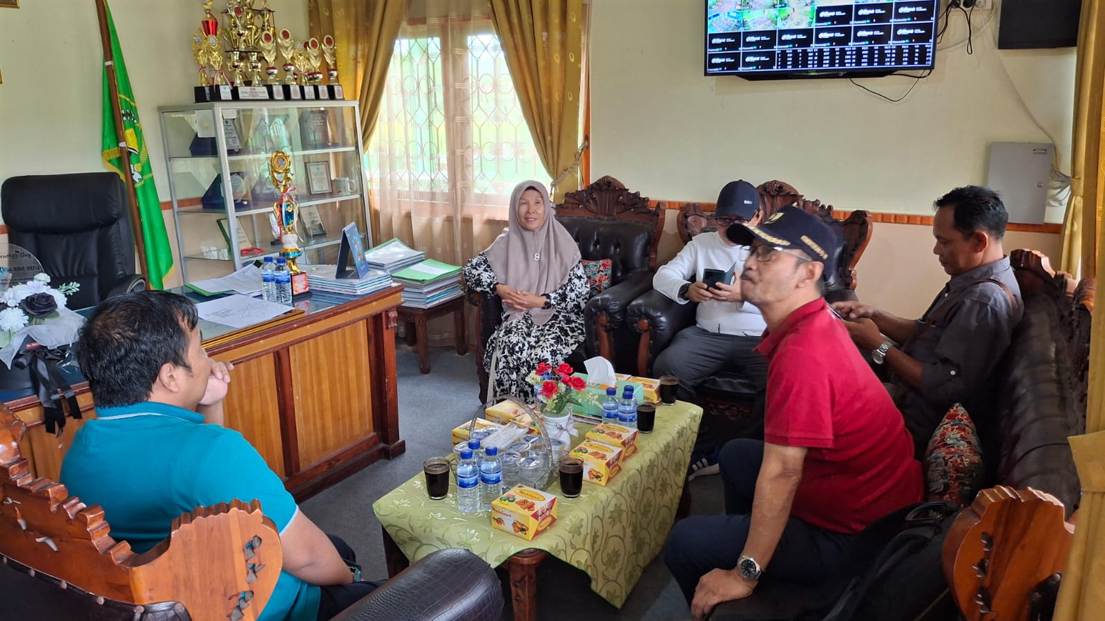 Team Revitalisasi Dari Kementerian PUPR dan Dinas PUPR Provinsi Jambi Lakukan Peninjauan ke MTsN 4 Kota Jambi Team Revitalisasi Dari Kementerian PUPR dan Dinas PUPR Provinsi Jambi Lakukan Peninjauan ke MTsN 4 Kota Jambi