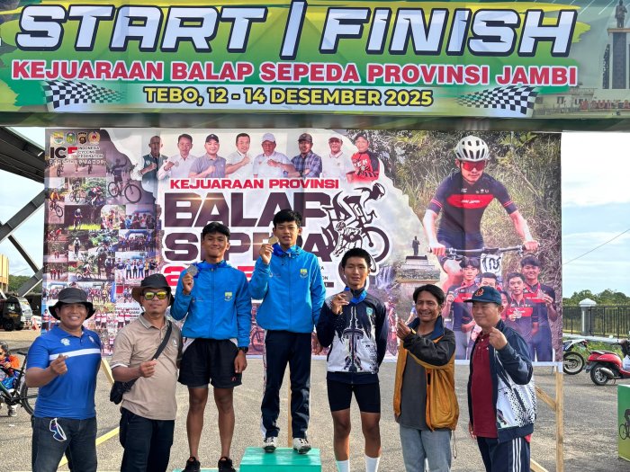 Ahmad Shohibul Karkhi Raih 3 Emas, 2 Perak Pada Ajang Kejurprov Balap Sepeda 2025 Ahmad Shohibul Karkhi Raih 3 Emas, 2 Perak Pada Ajang Kejurprov Balap Sepeda 2025