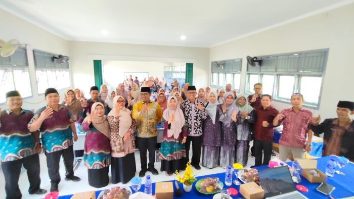 MTsN 4 Kota Jambi Gelar IHT Implementasi KBC