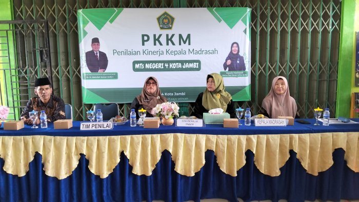 Kepala Madrasah Paparkan Hasil Kinerja di PKKM 2025