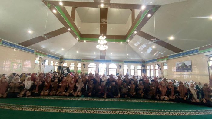 Tasyakuran Dan Pelepasan Siswa MTsN 4 Kota Jambi Berlangsung Khidmat Tasyakuran Dan Pelepasan Siswa MTsN 4 Kota Jambi Berlangsung Khidmat