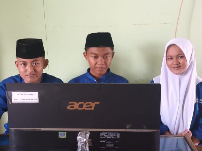 Tim MTsN 4 Kota Jambi Lolos LCC OJK ke Babak Berikutnya Tim MTsN 4 Kota Jambi Lolos LCC OJK ke Babak Berikutnya