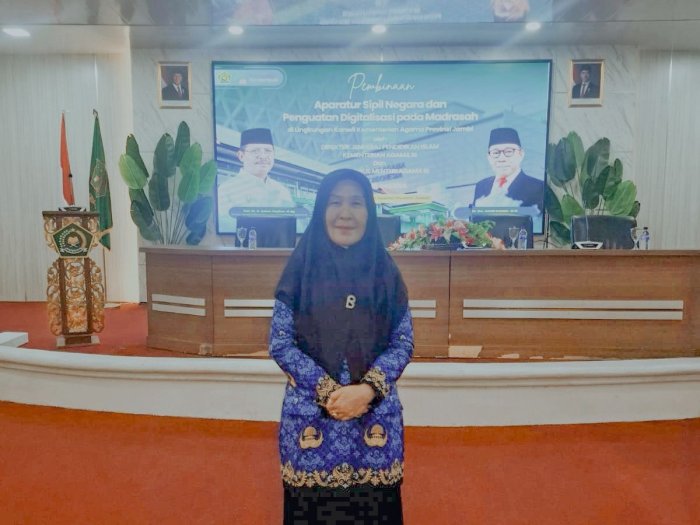 Kehadiran Kepala MTsN 4 Kota Jambi Di Rakor Pembinaan ASN Dan Penguatan Digitalisasi Madrasah, Sebagai Bentuk Upaya Peningkatan Mutu Pendidikan Kehadiran Kepala MTsN 4 Kota Jambi Di Rakor Pembinaan ASN Dan Penguatan Digitalisasi Madrasah, Sebagai Bentuk Upaya Peningkatan Mutu Pendidikan