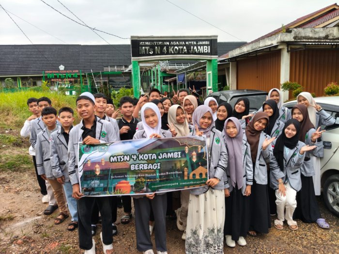 Bentuk Karakter Siswa Melalui Kegiatan Berbagi Kepada Sesama Di Bulan Ramadhan Bentuk Karakter Siswa Melalui Kegiatan Berbagi Kepada Sesama Di Bulan Ramadhan
