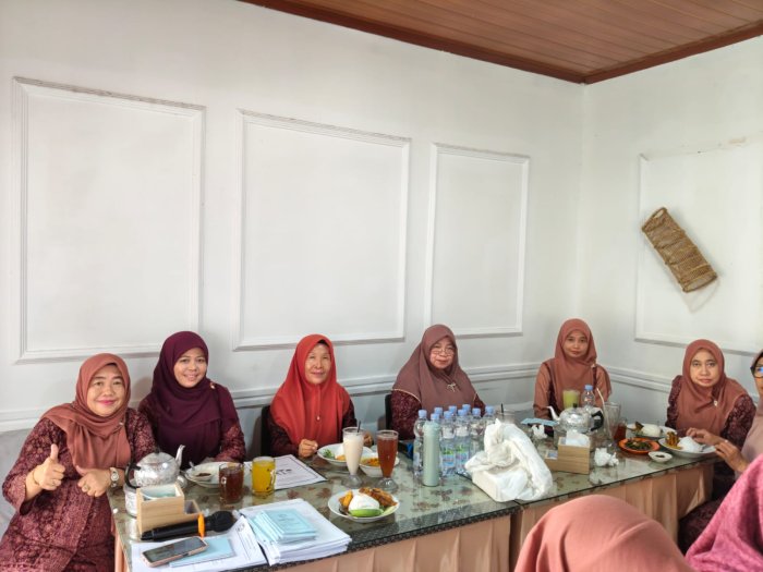MTsN 4 Kota Jambi Gelar Rapat Tahunan Koperasi Al Ikhlas MTsN 4 Kota Jambi Gelar Rapat Tahunan Koperasi Al Ikhlas