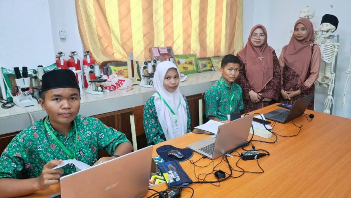 Tim MTsN 4 Jambi Siap Ikuti Olimpiade Madrasah Indonesia 2025 Tim MTsN 4 Jambi Siap Ikuti Olimpiade Madrasah Indonesia 2025