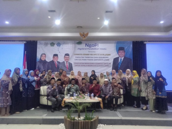 Kepala MTsN 4 Jambi Ikuti Diskusi Penguatan Manajemen Sekolah