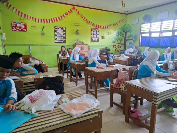 Kepala MTsN 4 Jambi Supervisi Guru Mata Pelajaran
